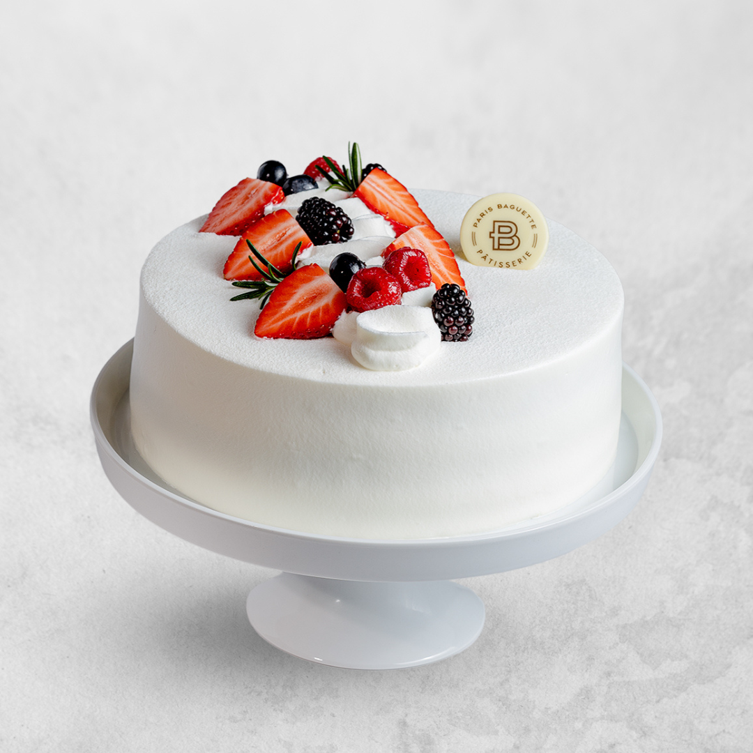 Strawberry Cream Cake Large
