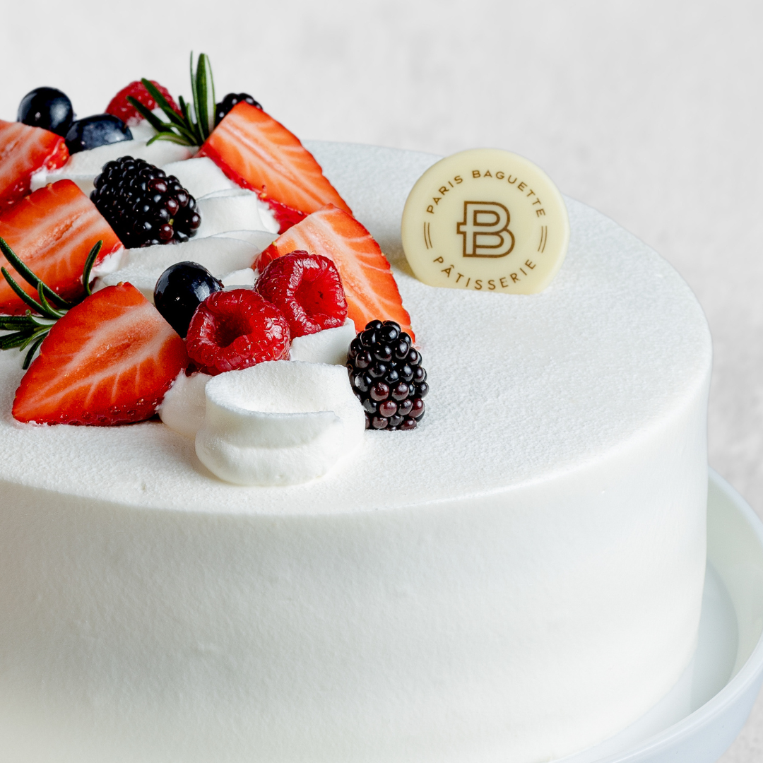 Strawberry Cream Cake Large